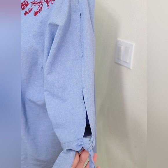 Lane Bryant Denim Cotton Floral Embroidered Blouse Tied Cutout Sleeves Size 18 - Picture 3 of 9